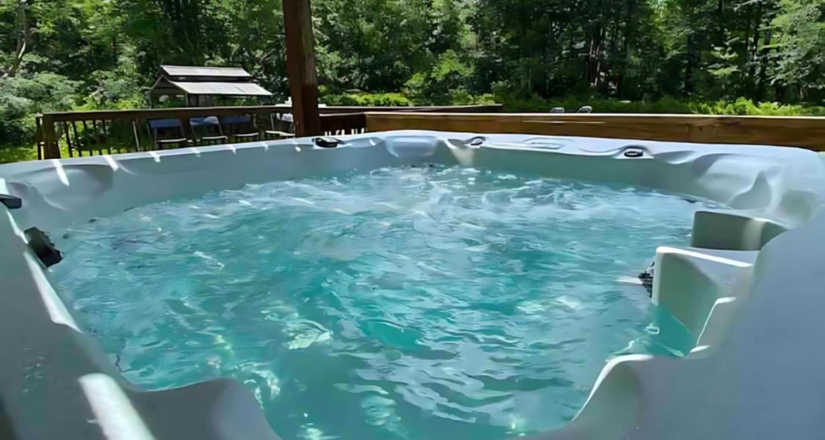 Peaceful Pocono Home With Hot Tub, Gym, & Office Long Pond Luaran gambar