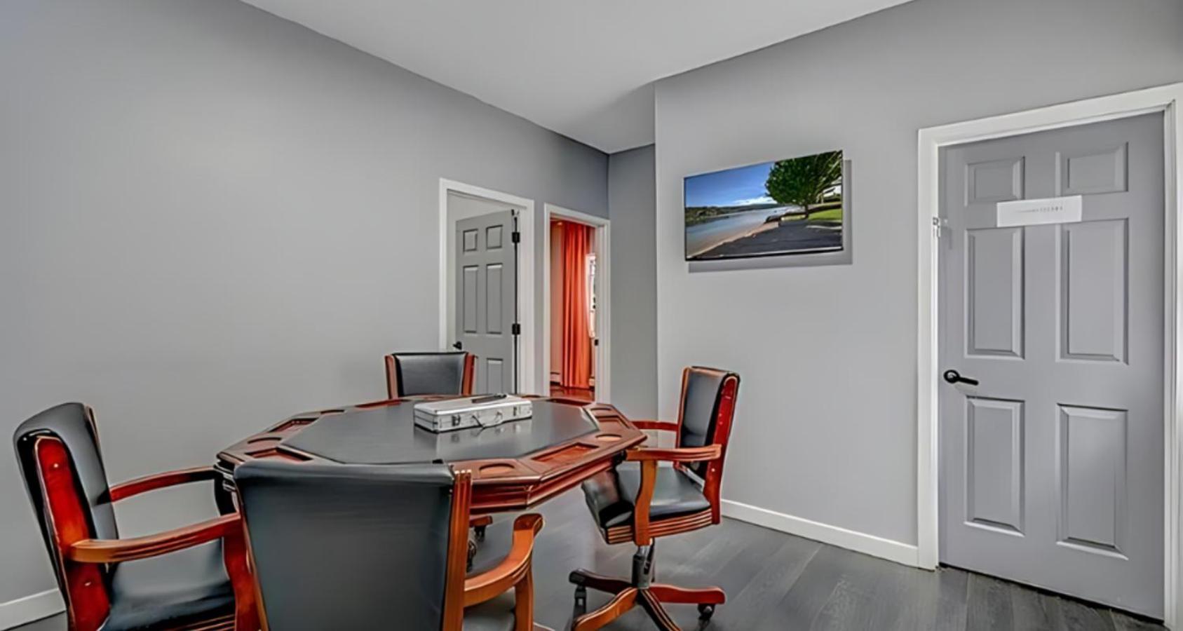 Peaceful Pocono Home With Hot Tub, Gym, & Office Long Pond Luaran gambar